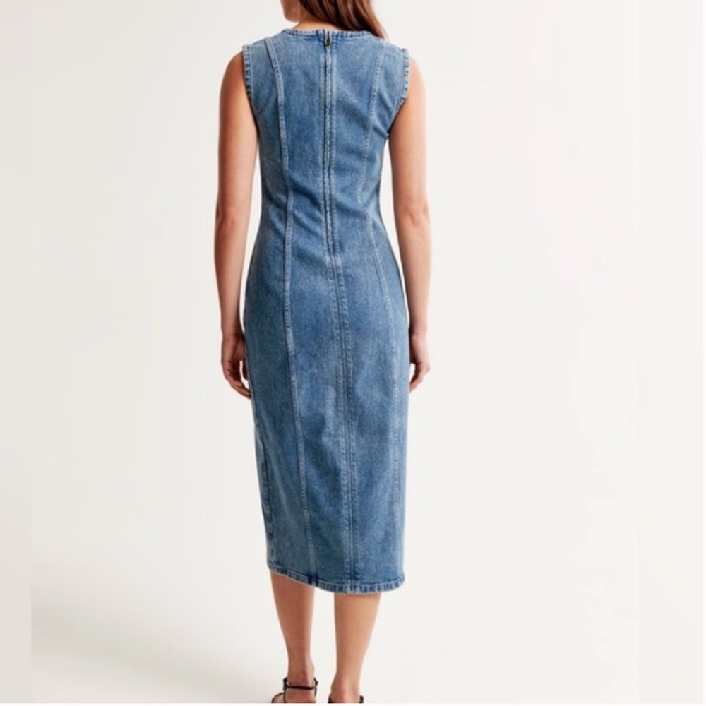 Abercrombie & Fitch Sleeveless Denim Midi Dress - Blue - Picture 4 of 5